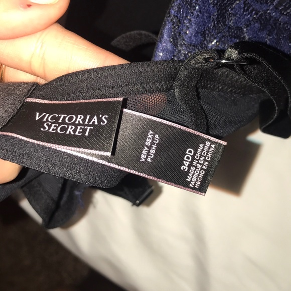 Victoria's Secret very sexy push-up bra - Picture 4 of 4